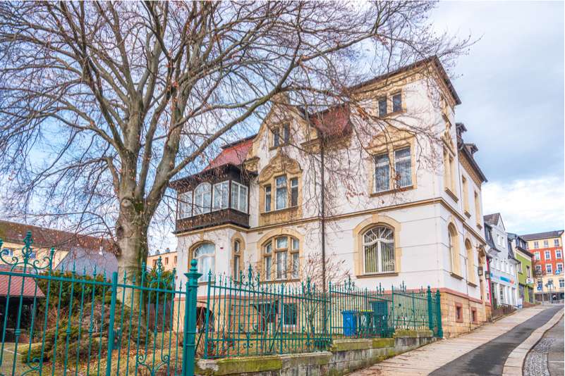 Haus zum Kaufen in Hohenstein-Ernstthal 265.000 € 357 m²