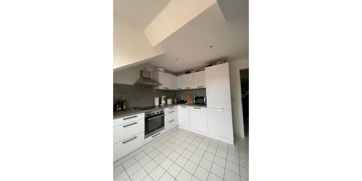 Dachgeschoßwohnung Chemnitz - 2 Zimmer, 61 m&sup2;, 365&euro; | Angebot:26665625
