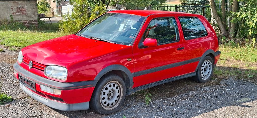 VW Golf 218.000 km 2.800 &euro; Lugau 09385