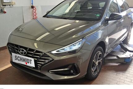 Hyundai i30 118.015 km 13.975 &euro; Bernsdorf 09337