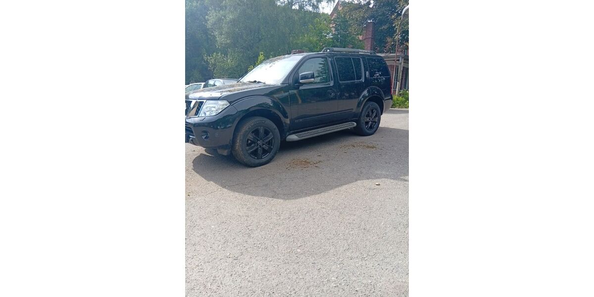 Nissan Pathfinder 201.000 km 10.900 &euro; Chemnitz 09122