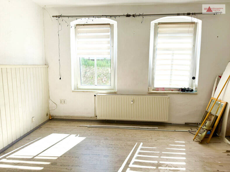 Reihenmittelhaus Zschopau - 9 Zimmer, 210 m&sup2;, 69.000&euro; | Angebot:25688210