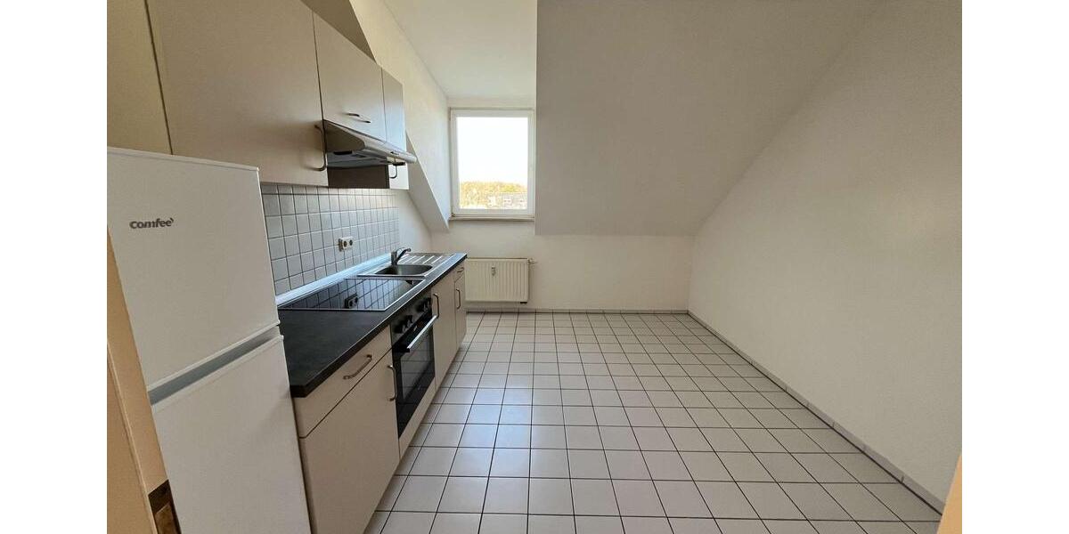 Dachgeschoßwohnung Chemnitz Altendorf - 2 Zimmer, 62 m&sup2;, 348&euro; | Angebot:24431181