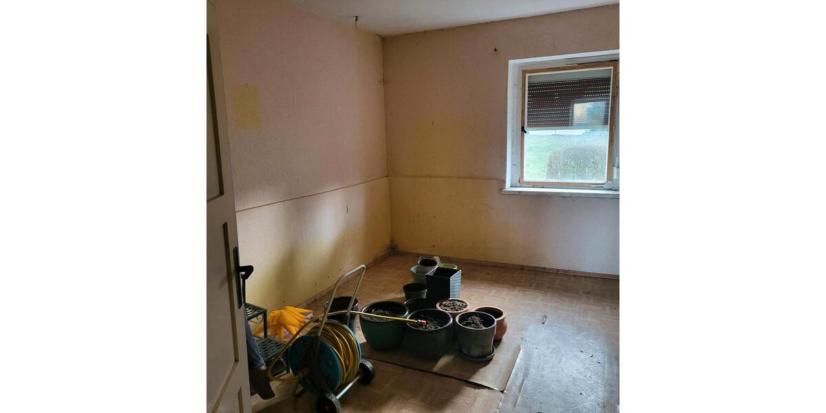 Einfamilienhaus Oederan - 8 Zimmer, 105 m&sup2;, 30.000&euro; | Angebot:26316249