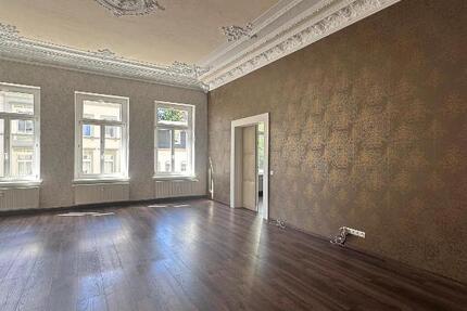 Luxuriöse 4-Raum-Wohnung mit ca. 154 m², Whirl-Poolwanne & einem gepflegten Garten in zentraler Lage von Meerane zimmer