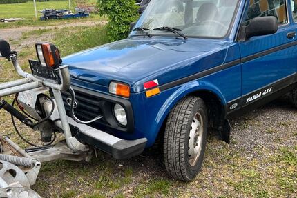 Lada Taiga 37.000 km 12.900 € Lichtenberg 09638