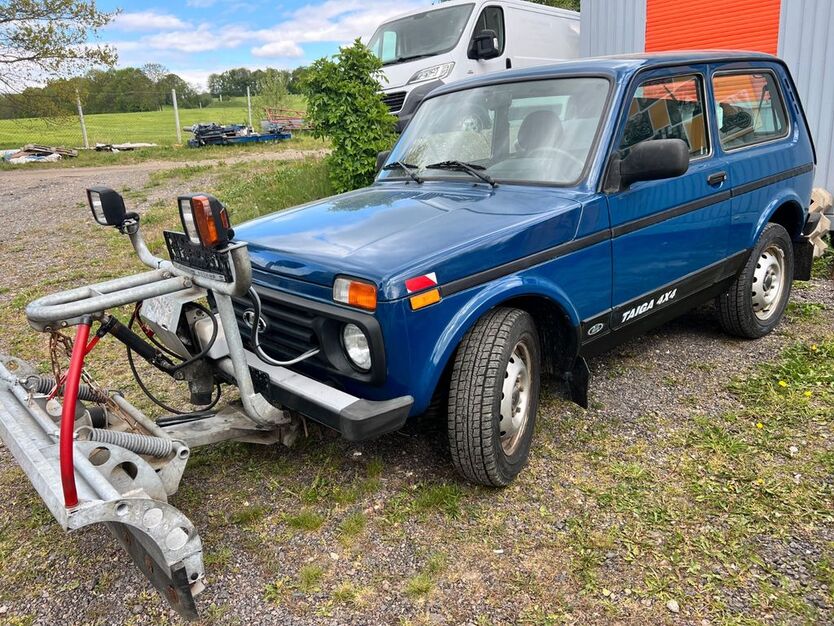 Lada Taiga 37.000 km 12.900 € Lichtenberg 09638