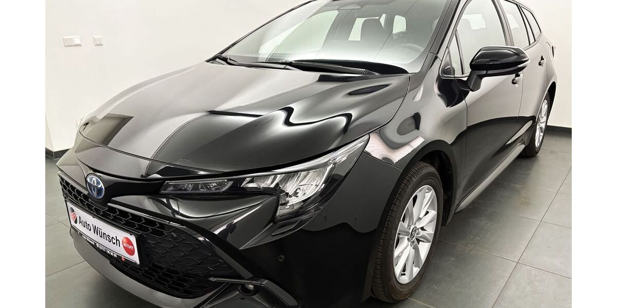 Toyota Corolla 10.965 km 27.990 &euro; Mittweida 09648