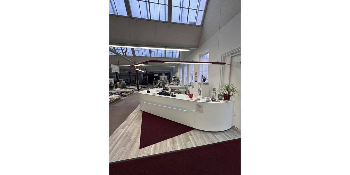 Attraktive Verkaufsfläche oder Gewerbefläche mit 850 m² inkl. Parkplatz zimmer