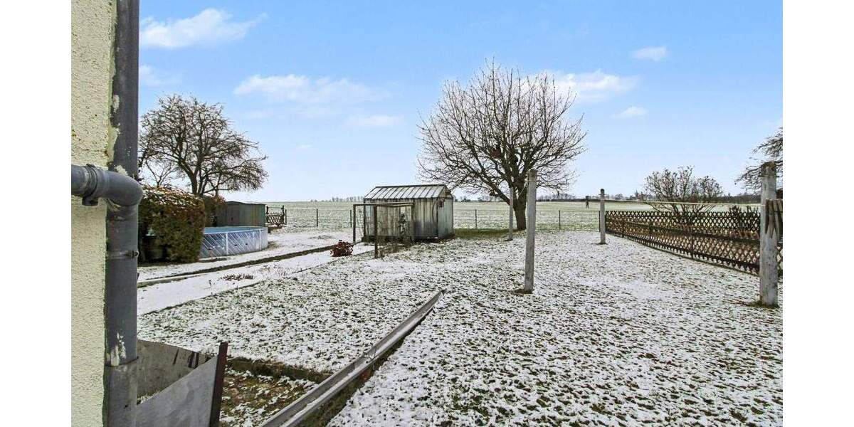 Bezugsfreie Doppelhaushälfte mit Einliegerwohnung in ruhiger Feldrandlage 4 zimmer