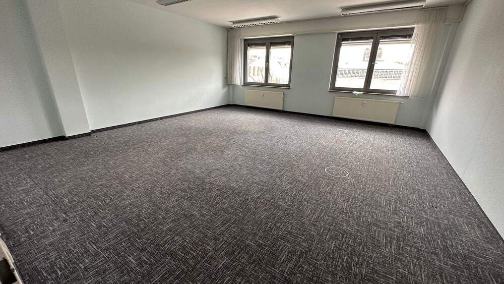 Gewerbeobjekt Chemnitz Zentrum - 8 Zimmer, 350 m&sup2;, 2.800&euro; | Angebot:21323229