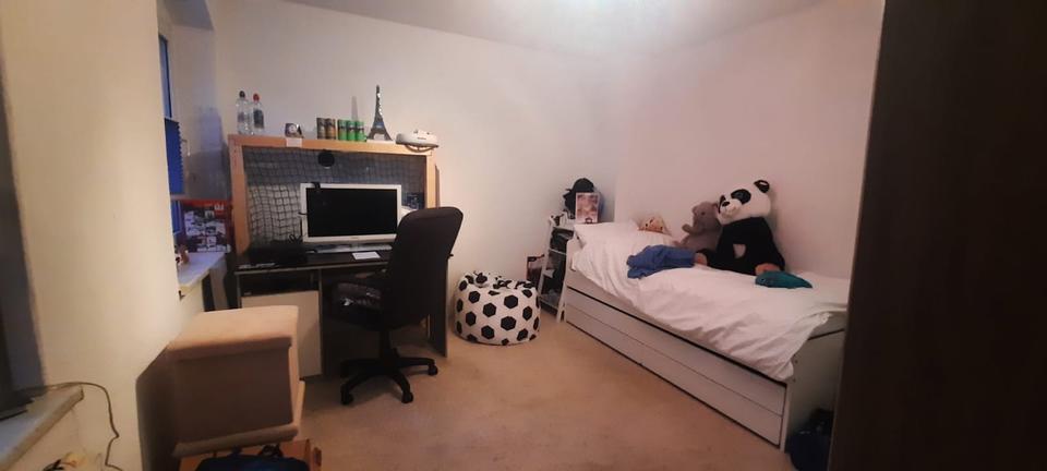 Achtung neue aktuelle Bilder! Einbauküche! Wohnung in Zschopau! 3 zimmer