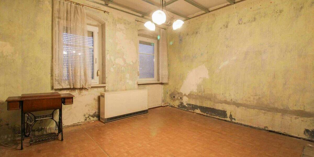 Reihenmittelhaus Hainichen - 8 Zimmer, 207 m&sup2;, 55.000&euro; | Angebot:26189495