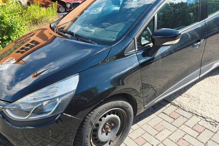Renault Clio 84.500 km 4.490 &euro; Chemnitz 09114