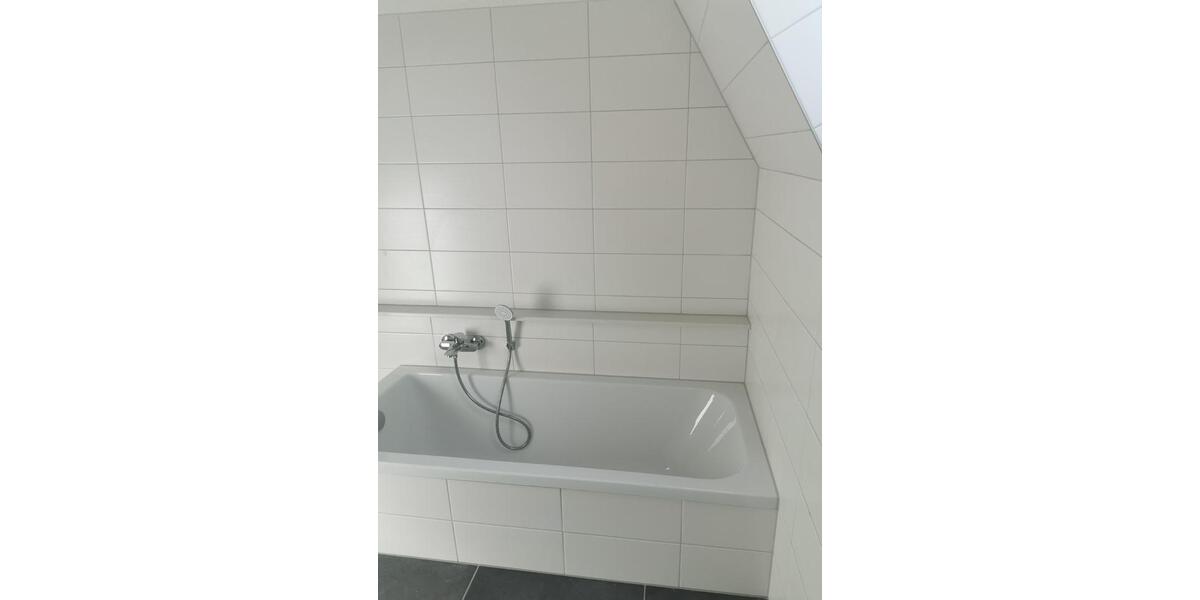 Dachgeschoßwohnung Burgstädt - 4 Zimmer, 130 m&sup2;, 950&euro; | Angebot:26150206