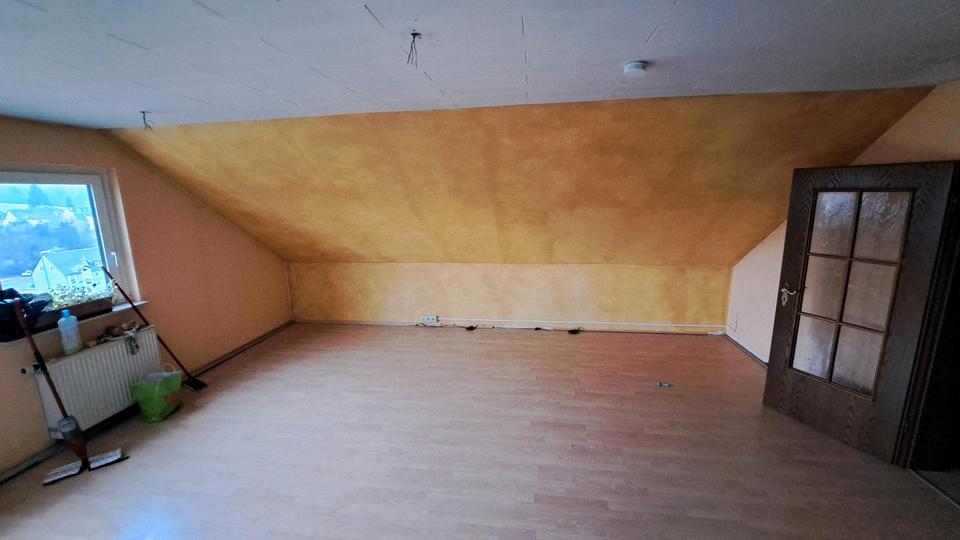 Dachgeschoßwohnung Oelsnitz (Erzgebirge) - 3 Zimmer, 86 m&sup2;, 79.000&euro; | Angebot:24788142