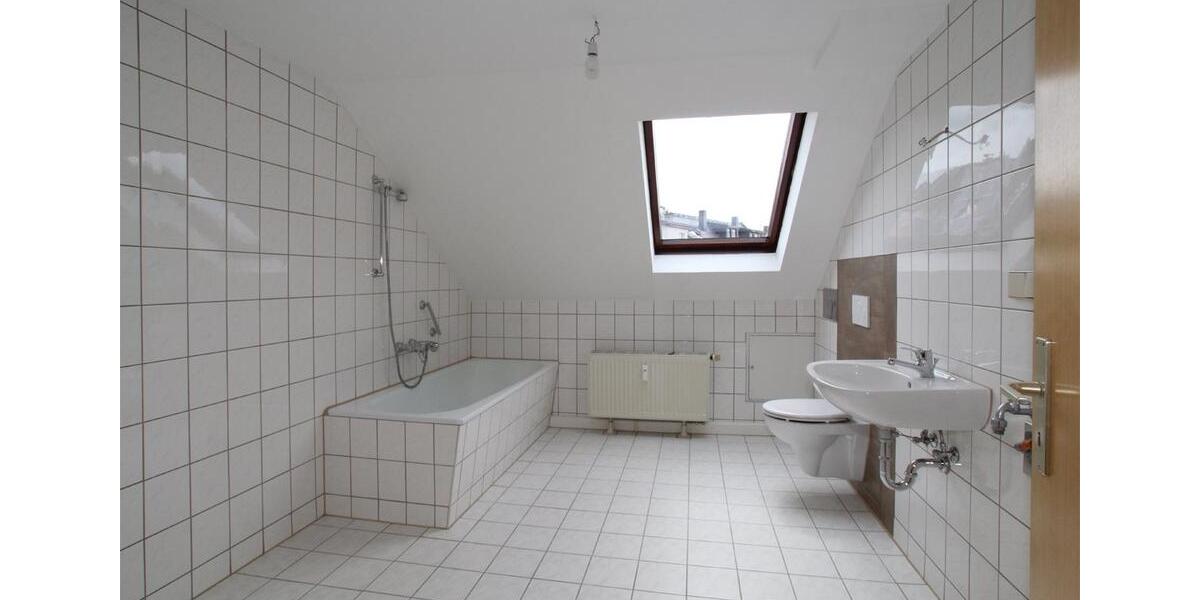 Dachgeschoßwohnung Chemnitz Altendorf - 3 Zimmer, 60 m&sup2;, 300&euro; | Angebot:26573224