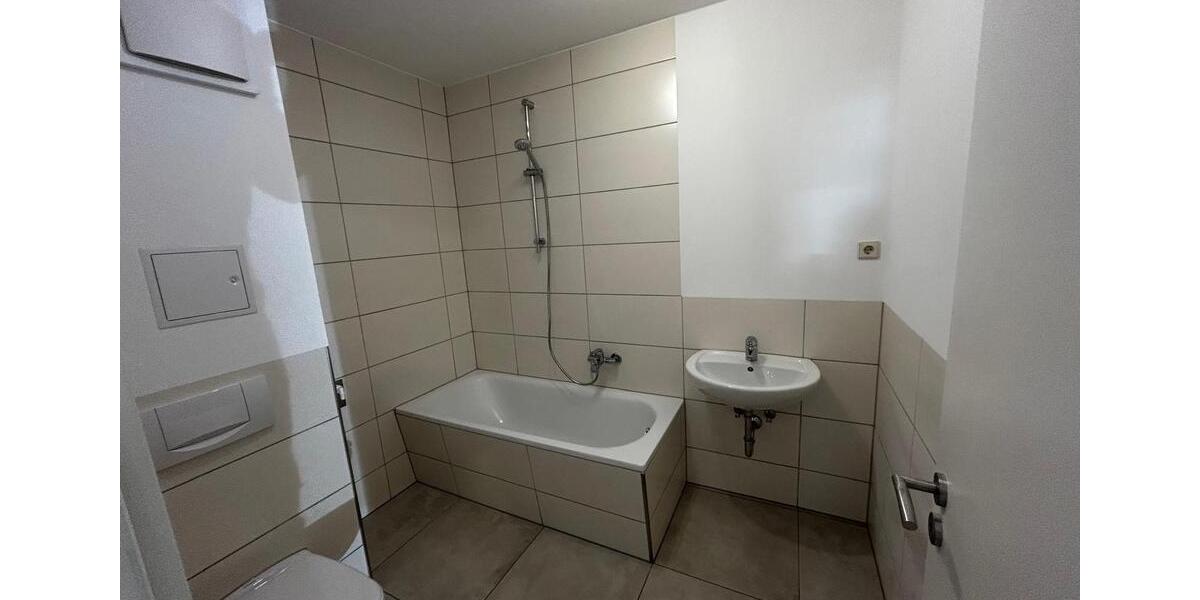 Dachgeschoßwohnung Chemnitz Ebersdorf - 3 Zimmer, 75 m&sup2;, 350&euro; | Angebot:26491952