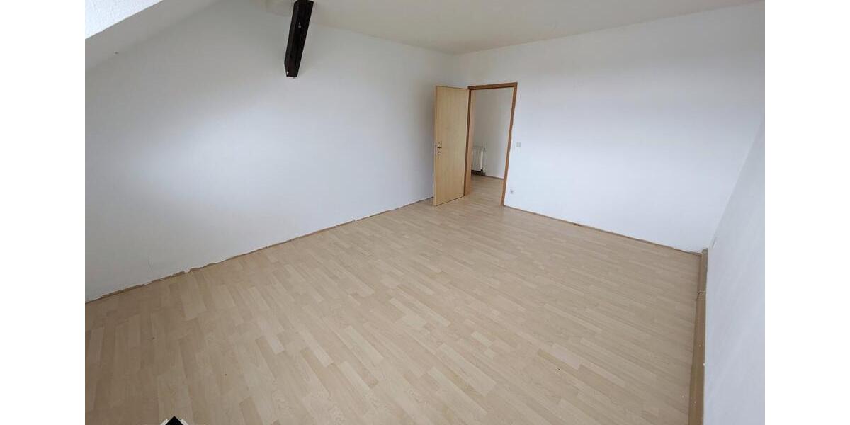 Dachgeschoßwohnung Chemnitz Kapellenberg - 3 Zimmer, 88 m&sup2;, 440&euro; | Angebot:26321563