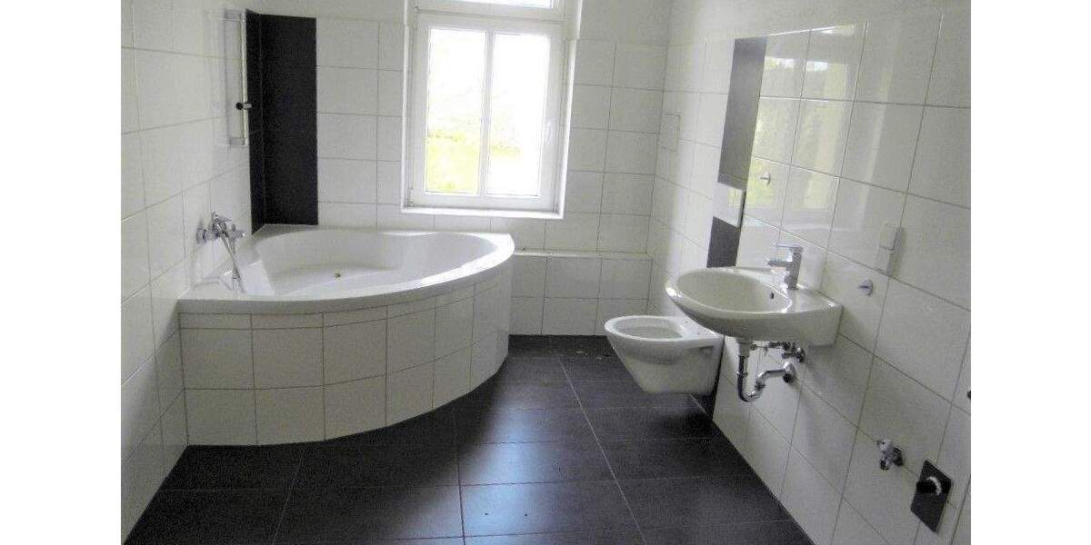Etagenwohnung Chemnitz Zentrum - 3 Zimmer, 74 m&sup2;, 399&euro; | Angebot:25278832