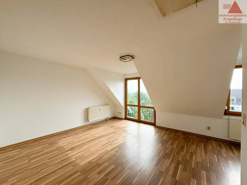 Dachgeschoßwohnung im Herzog-Georg-Ring zu vermieten!