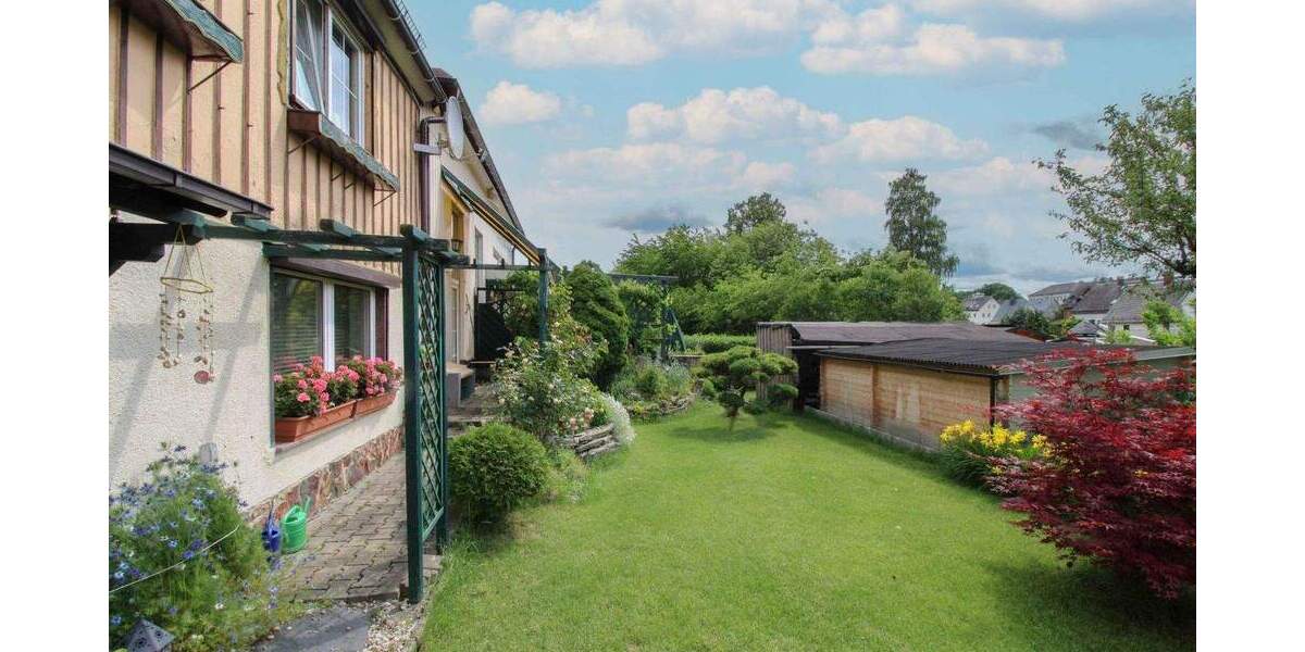 Wohnen und Arbeiten an einem Ort! EFH mit Werkhalle, Garten, und Garage 7 zimmer