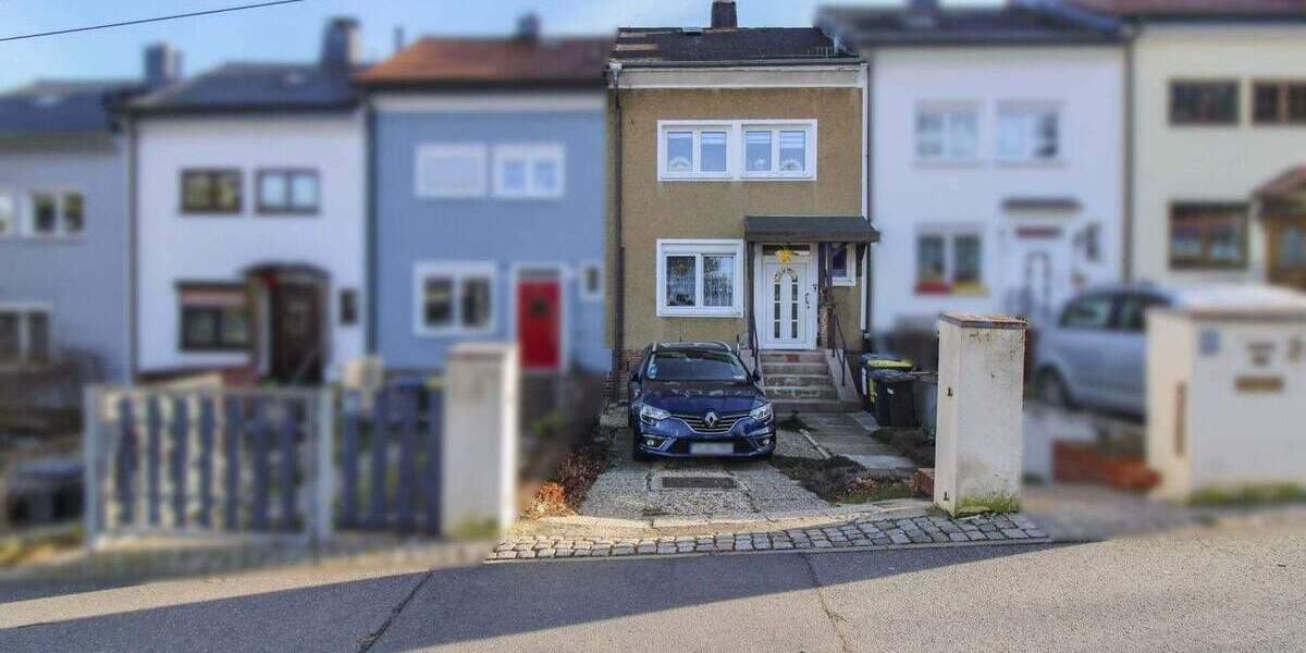 Ab Frühsommer bezugsfreies Reihenmittelhaus mit Garten und 2 Stellplätzen in Borna Heinersdorf 5 zimmer