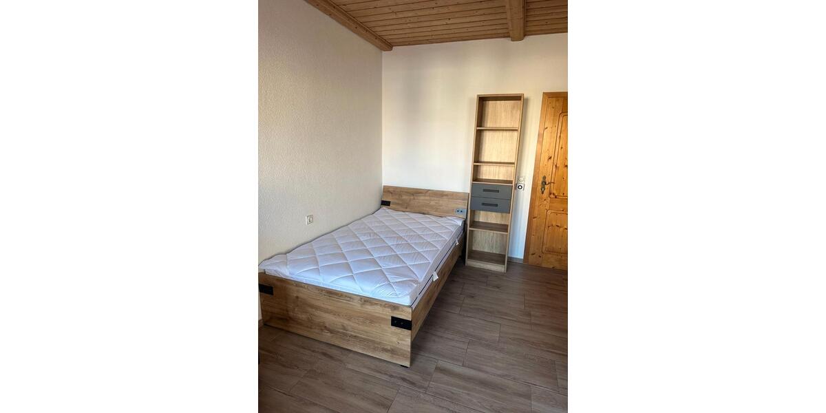 Etagenwohnung Chemnitz Klaffenbach - 1 Zimmer, 20 m&sup2;, 350&euro; | Angebot:26337411
