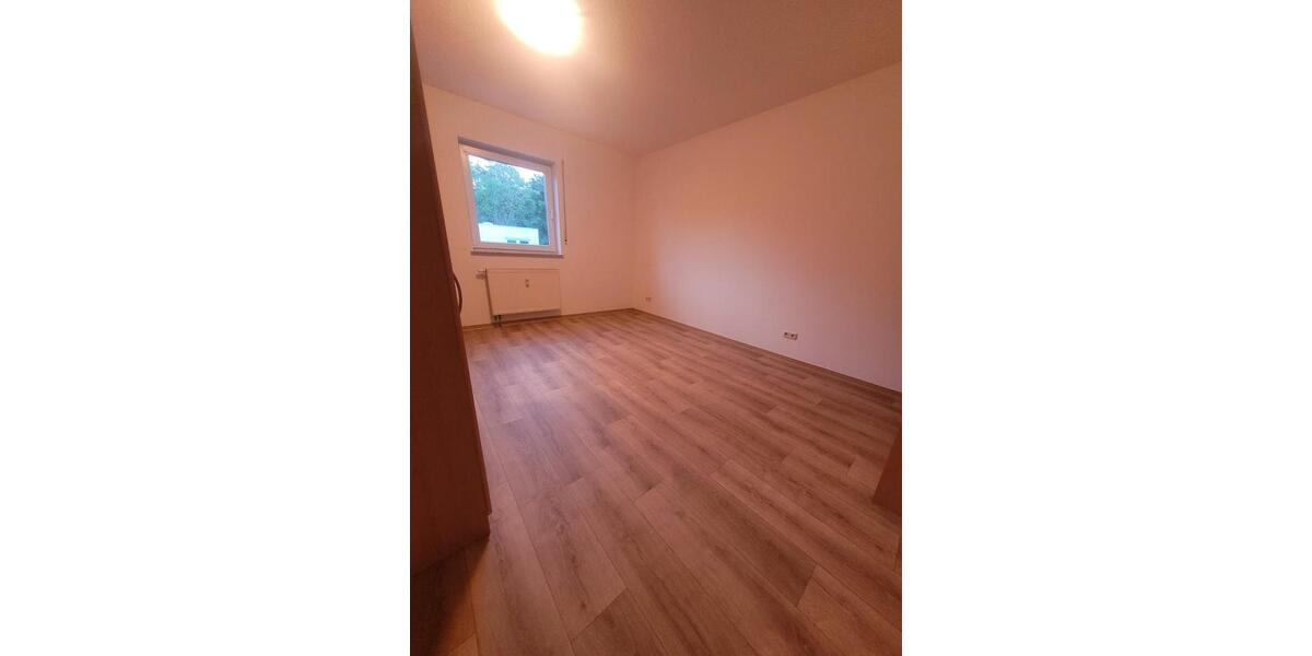 Etagenwohnung Chemnitz Bernsdorf - 3 Zimmer, 78 m&sup2;, 125.000&euro; | Angebot:27096193