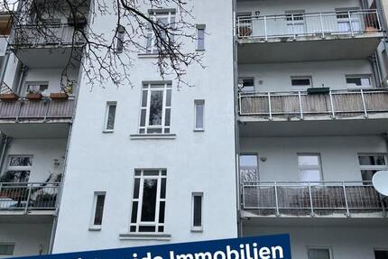 SELBSTNUTZER aufgepasst! Gemütliche DG-Wohnung zur individuellen Neugestaltung! 3 zimmer