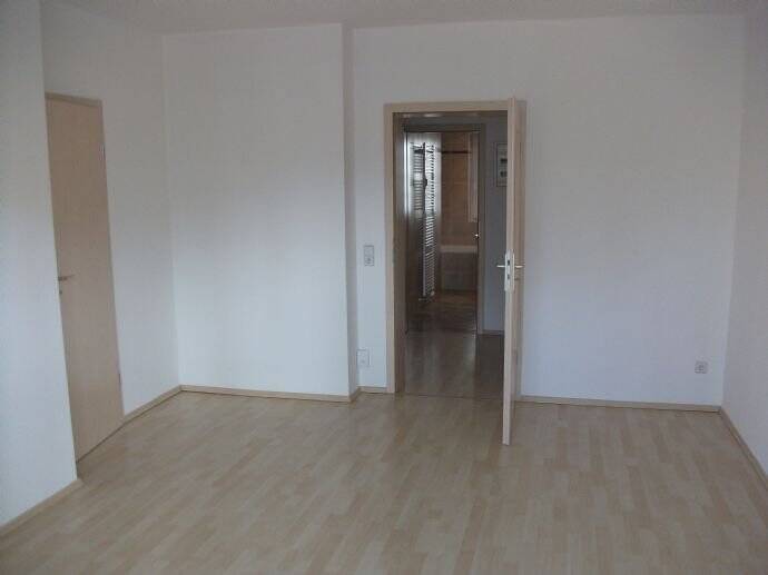 Etagenwohnung Chemnitz Lutherviertel - 2 Zimmer, 49 m&sup2;, 295&euro; | Angebot:25696240