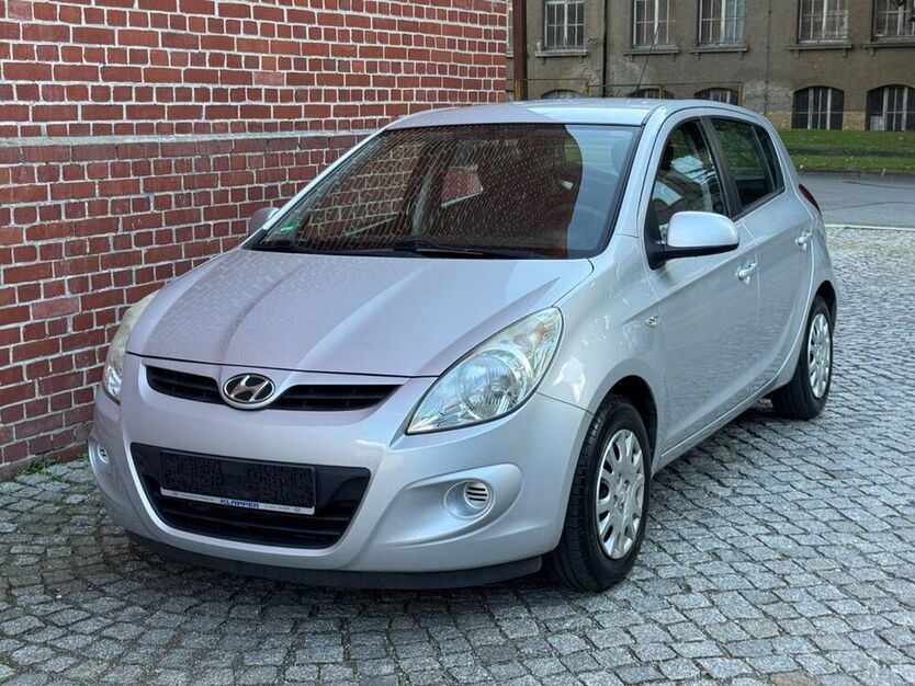 i20