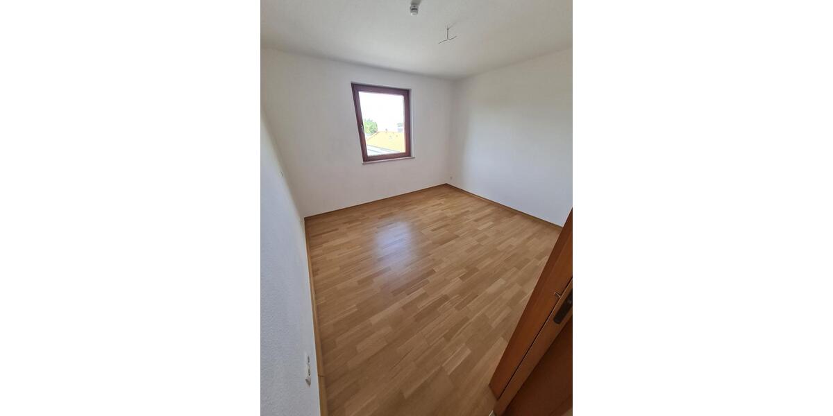 Einfamilienhaus Burgstädt - 3 Zimmer, 101 m&sup2;, 890&euro; | Angebot:26649295