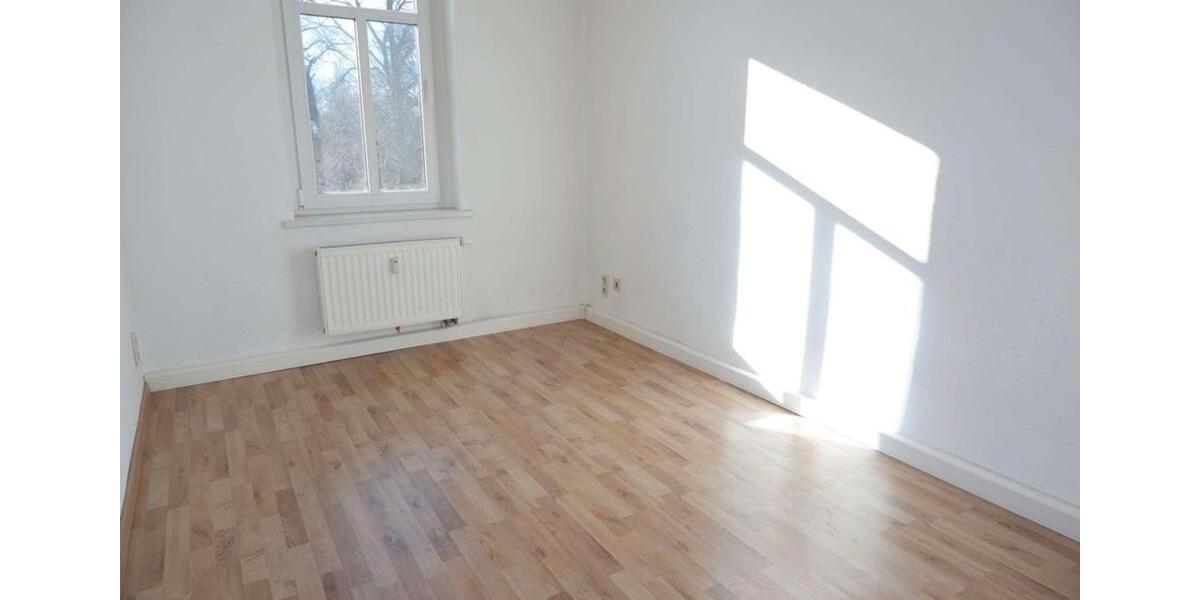 Dachgeschoßwohnung Chemnitz Kapellenberg - 4 Zimmer, 100 m&sup2;, 79.000&euro; | Angebot:27029015