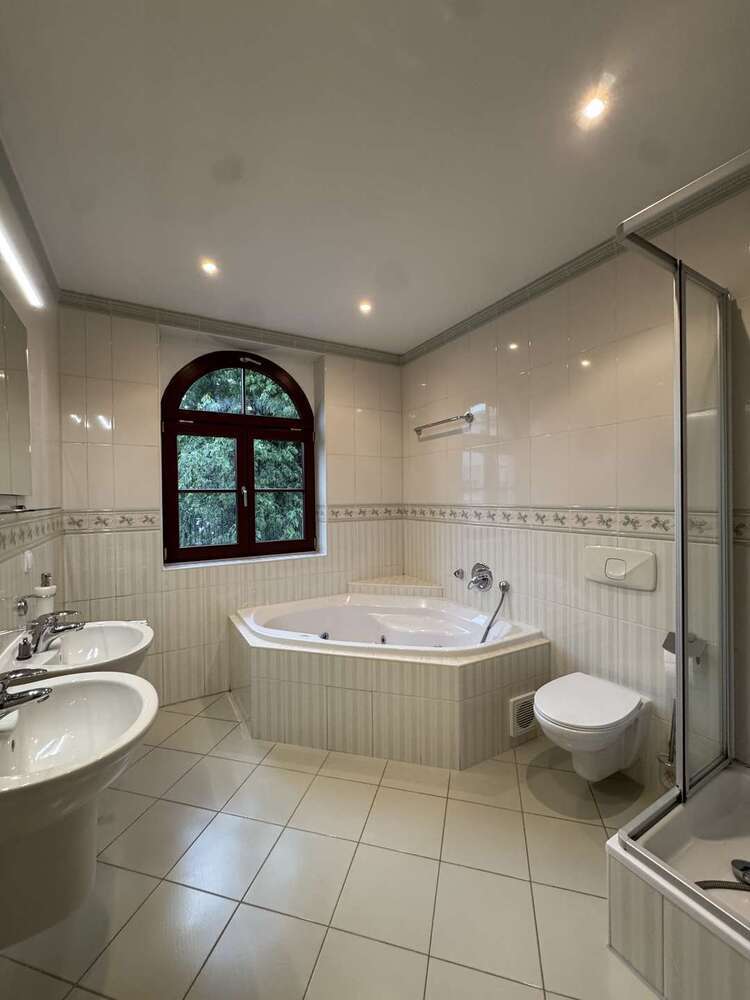 Wohnung zum Mieten in Zwickau 720 € 99.7 m²