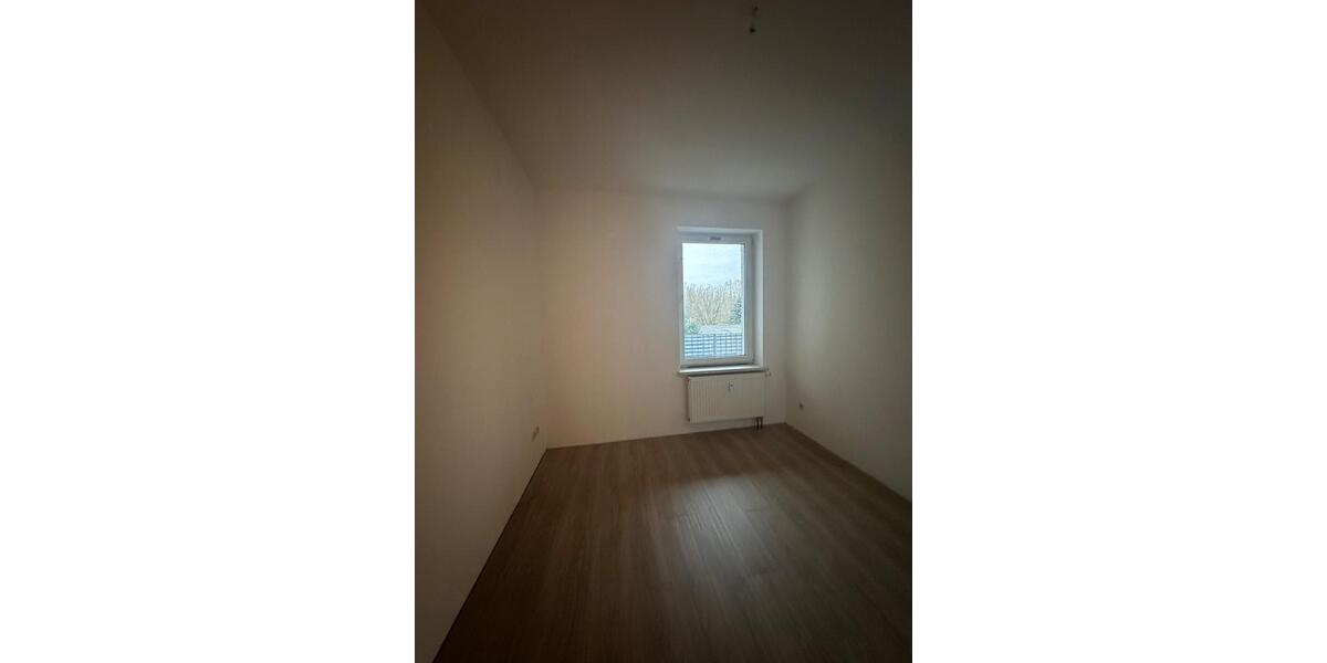 Etagenwohnung Chemnitz Borna-Heinersdorf - 3 Zimmer, 65 m&sup2;, 395&euro; | Angebot:26262698