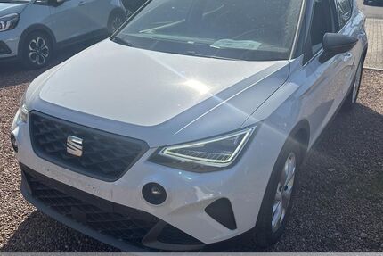 Seat Arona 17.080 km 15.999 &euro; Chemnitz 09125