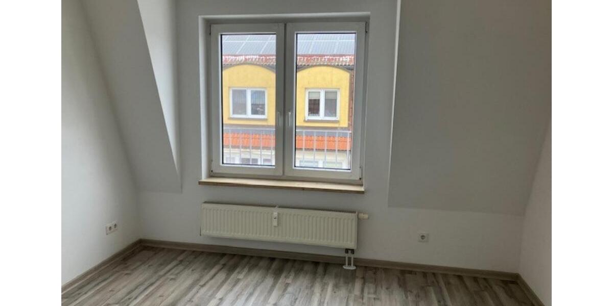 3-Raum-Dachgeschosswohnung mit Aufzug und Einbauküche 3 zimmer