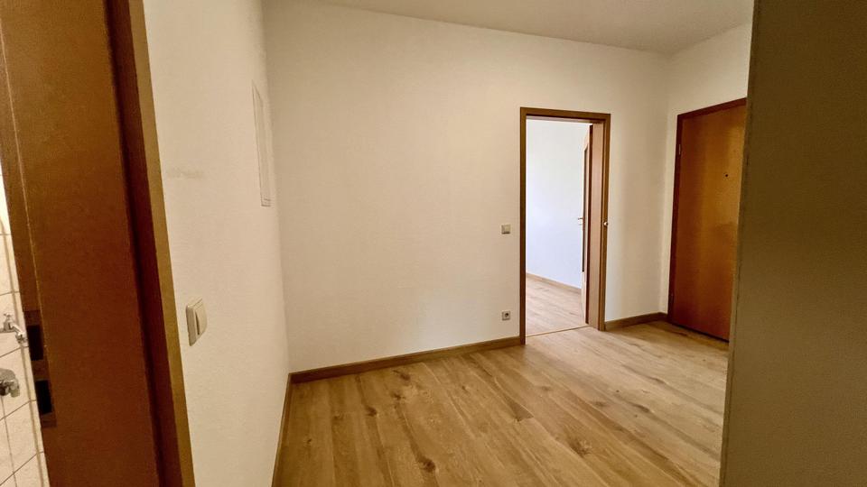 Etagenwohnung Chemnitz Markersdorf - 2 Zimmer, 55 m&sup2;, 300&euro; | Angebot:26624038