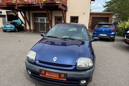 Renault Clio 105.300 km 3.300 &euro; Oelsnitz i.E. 09376