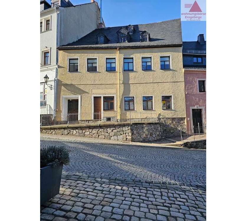 Haus zum Kaufen in Schwarzenberg 49.000 € 269 m²