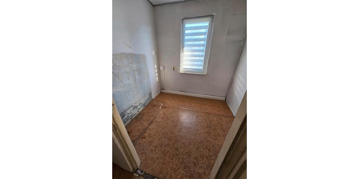 Einfamilienhaus mit grossem Grundstück, Nebengelass 7 zimmer