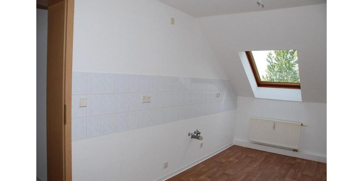 Dachgeschoßwohnung Chemnitz Kapellenberg - 2 Zimmer, 63 m&sup2;, 390&euro; | Angebot:26693681
