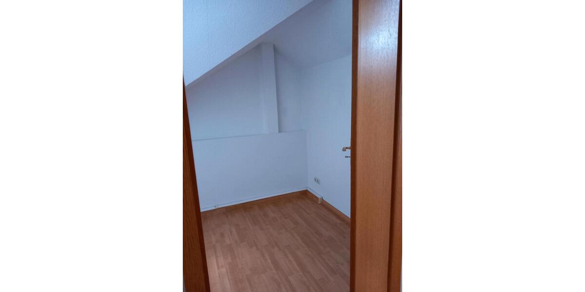 Dachgeschoßwohnung Chemnitz Rabenstein - 2 Zimmer, 45 m&sup2;, 270&euro; | Angebot:26523217