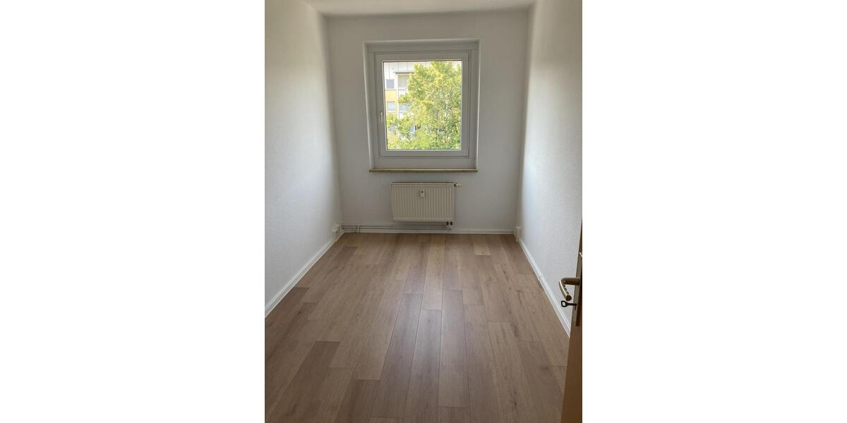 Dachgeschoßwohnung Chemnitz Markersdorf - 3 Zimmer, 71 m&sup2;, 357&euro; | Angebot:26675782
