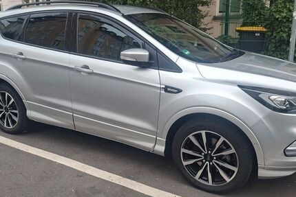 Ford Kuga 73.250 km 14.990 &euro; Kaßberg 09112