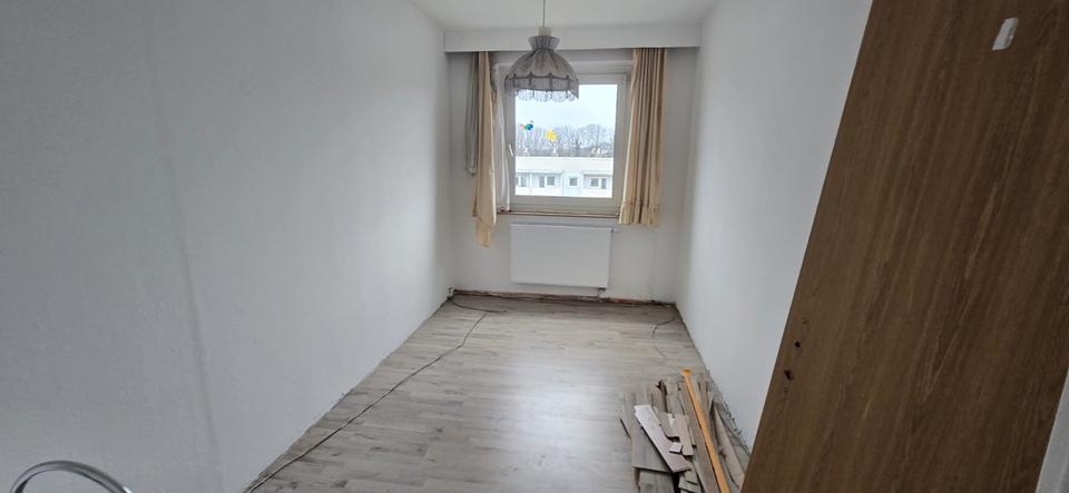 Etagenwohnung Mülsen - 4 Zimmer, 70 m&sup2;, 395&euro; | Angebot:26226444