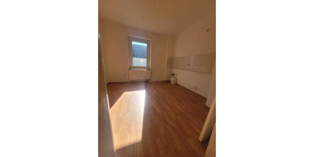 Etagenwohnung Zschopau - 3 Zimmer, 65 m&sup2;, 422&euro; | Angebot:26262080