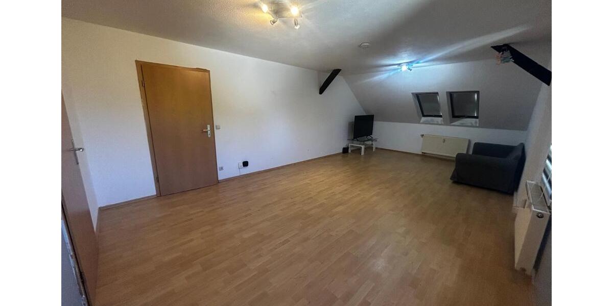 Schöne DG-Wohnung in Chemnitz zu vermieten! 2 zimmer