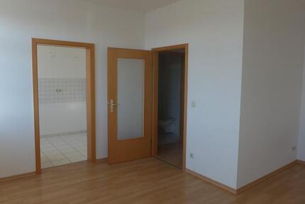 Wohnung Chemnitz Ebersdorf - 1 Zimmer, 33 m&sup2;, 200&euro; | Angebot:23292430